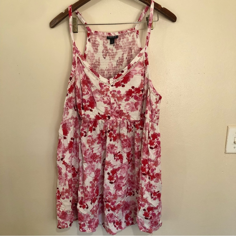 Torrid Floral Summer Pink Floral edge crochet back smocked top size 2.